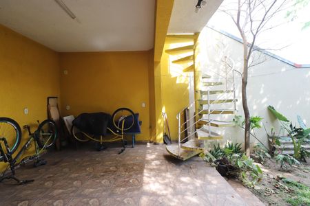 Casa à venda com 450m², 4 quartos e 6 vagasChurrasqueira
