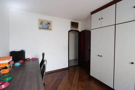 Casa à venda com 450m², 4 quartos e 6 vagasQuarto 3