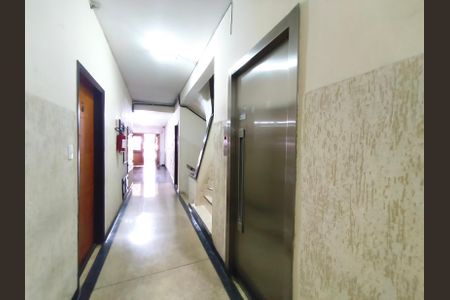 Apartamento para alugar com 74m², 2 quartos e sem vagaÁrea comum - Elevador