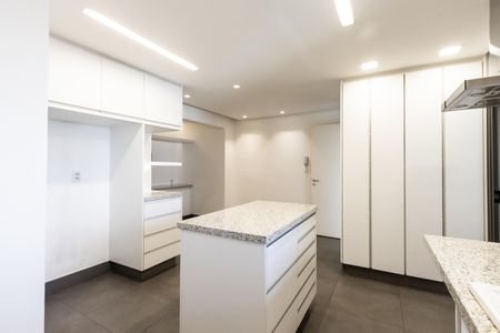 Apartamento à venda com 143m², 2 quartos e 2 vagas Apartamento à venda com 143m², 2 quartos e 2 vagasCozinha