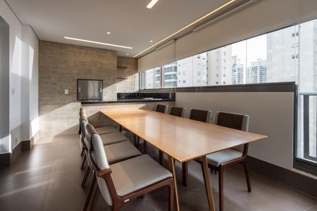 Apartamento à venda com 143m², 2 quartos e 2 vagas Apartamento à venda com 143m², 2 quartos e 2 vagasVaranda