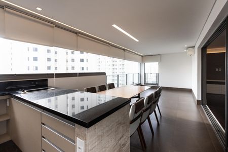 Apartamento à venda com 143m², 2 quartos e 2 vagas Apartamento à venda com 143m², 2 quartos e 2 vagasVaranda