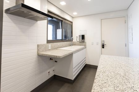 Apartamento à venda com 143m², 2 quartos e 2 vagas Apartamento à venda com 143m², 2 quartos e 2 vagasCozinha