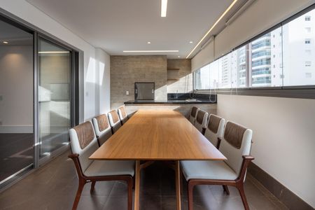 Apartamento à venda com 143m², 2 quartos e 2 vagas Apartamento à venda com 143m², 2 quartos e 2 vagasVaranda