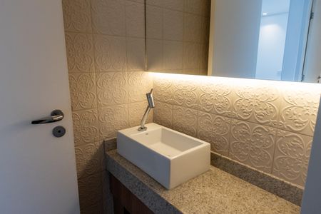 Apartamento à venda com 143m², 2 quartos e 2 vagas Apartamento à venda com 143m², 2 quartos e 2 vagasLavabo