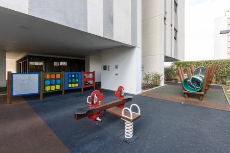 Apartamento à venda com 143m², 2 quartos e 2 vagas Apartamento à venda com 143m², 2 quartos e 2 vagasPlayground