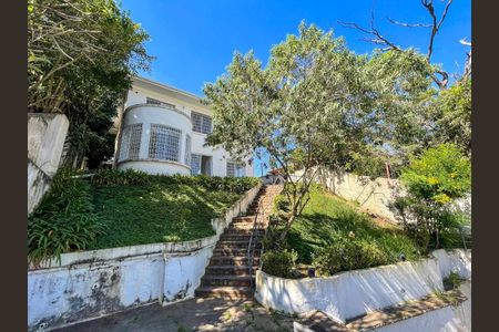 Casa à venda com 420m², 4 quartos e 4 vagas