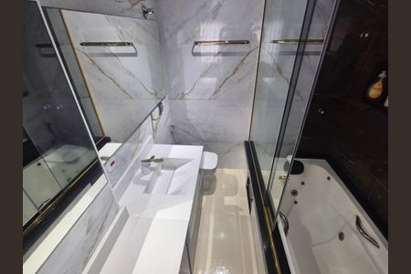 Apartamento para alugar com 150m², 3 quartos e 2 vagas Apartamento para alugar com 150m², 3 quartos e 2 vagasBanheiro da Suíte 1