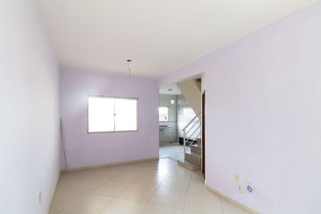 Casa para alugar com 120m², 3 quartos e 2 vagasSala