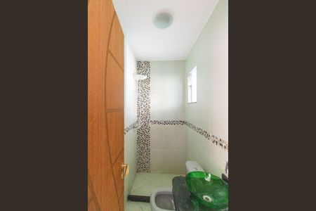 Casa para alugar com 120m², 3 quartos e 2 vagasBanheiro Social