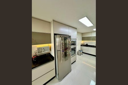 Apartamento à venda com 193m², 4 quartos e 3 vagasCozinha