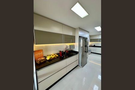 Apartamento à venda com 193m², 4 quartos e 3 vagasCozinha