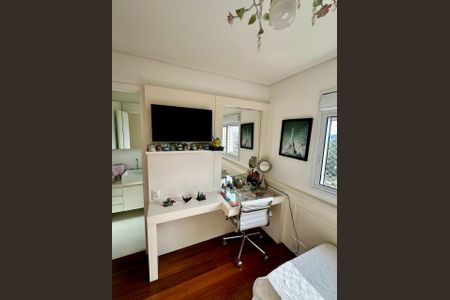 Apartamento à venda com 193m², 4 quartos e 3 vagasQuarto 2