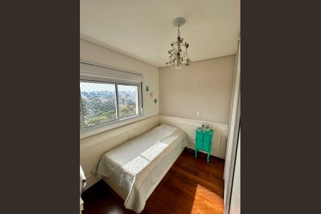 Apartamento à venda com 193m², 4 quartos e 3 vagasQuarto 2