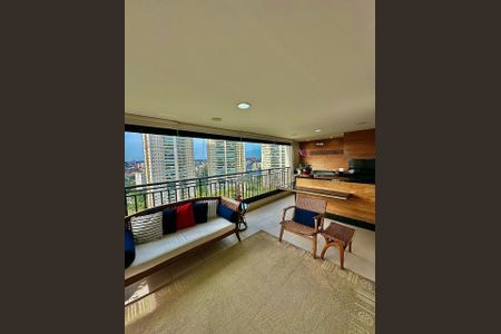 Apartamento à venda com 193m², 4 quartos e 3 vagasSacada da Sala