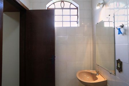 Casa à venda com 360m², 4 quartos e 5 vagasBanheiro da Suíte 1