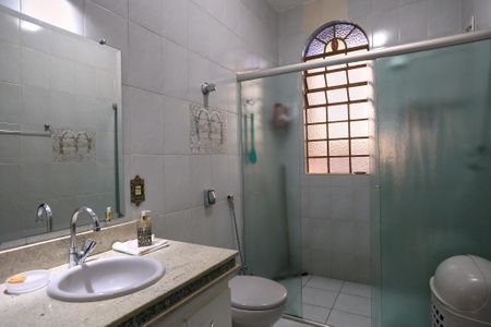 Casa à venda com 360m², 4 quartos e 5 vagasBanheiro