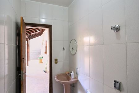 Casa à venda com 360m², 4 quartos e 5 vagasBanheiro de serviço