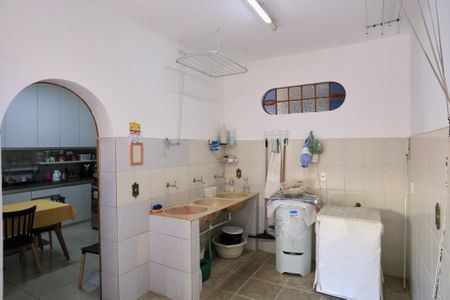 Casa à venda com 360m², 4 quartos e 5 vagasÁrea de Serviço