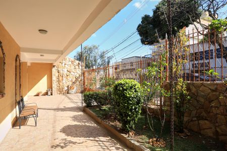 Casa à venda com 360m², 4 quartos e 5 vagasEntrada