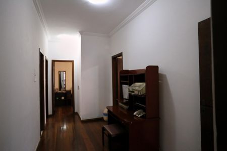 Casa à venda com 360m², 4 quartos e 5 vagasCorredor