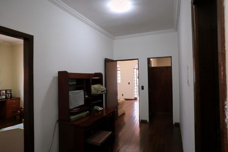 Casa à venda com 360m², 4 quartos e 5 vagasCorredor