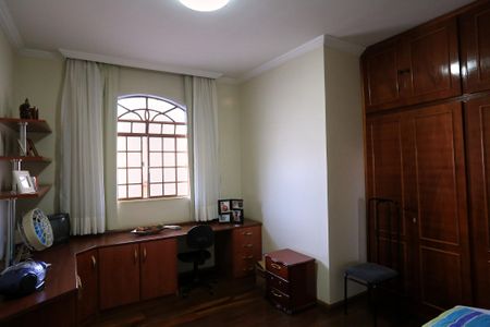 Casa à venda com 360m², 4 quartos e 5 vagasQuarto