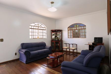 Sala de casa à venda com 4 quartos, 360m² em Santa Ines, Belo Horizonte