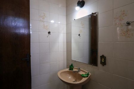 Casa à venda com 360m², 4 quartos e 5 vagasBanheiro da Suíte 2