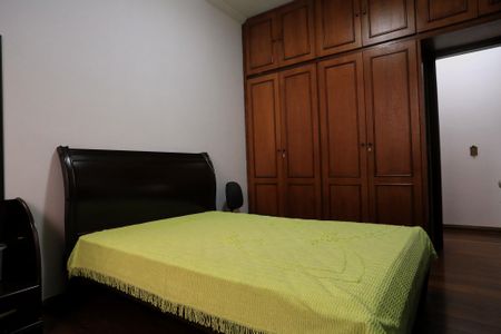 Casa à venda com 360m², 4 quartos e 5 vagasSuíte 2
