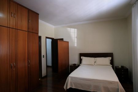 Casa à venda com 360m², 4 quartos e 5 vagasSuíte 3