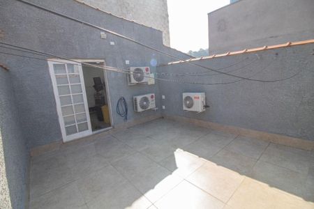 Casa à venda com 226m², 3 quartos e 2 vagas Casa à venda com 226m², 3 quartos e 2 vagasFoto 12