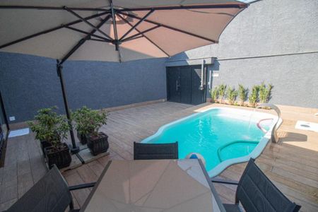 Casa à venda com 226m², 3 quartos e 2 vagas Casa à venda com 226m², 3 quartos e 2 vagasFoto 05
