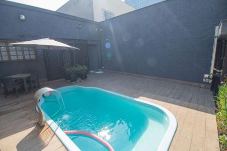 Casa à venda com 226m², 3 quartos e 2 vagas Casa à venda com 226m², 3 quartos e 2 vagasFoto 02