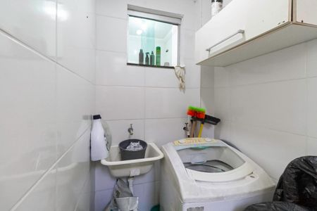 Casa à venda com 166m², 3 quartos e 2 vagasÁrea de serviço