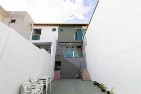 Casa à venda com 166m², 3 quartos e 2 vagasFachada