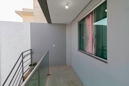 Casa à venda com 166m², 3 quartos e 2 vagasVaranda
