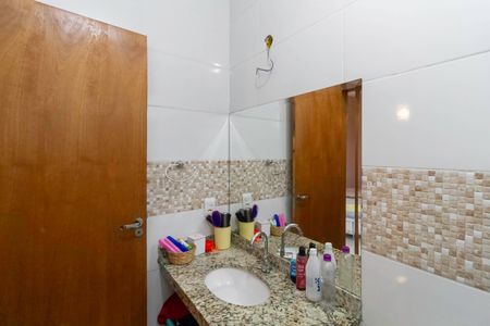 Casa à venda com 166m², 3 quartos e 2 vagasBanheiro da suíte 2