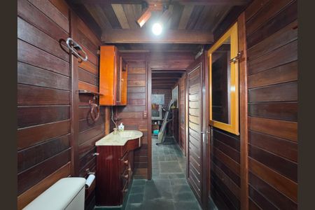 Casa para alugar com 400m², 4 quartos e 3 vagasBanheiro da Edícula 