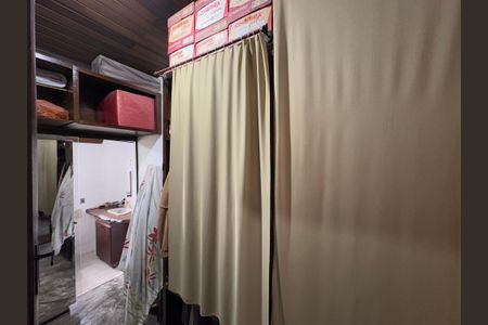 Casa para alugar com 400m², 4 quartos e 3 vagasCloset da suíte