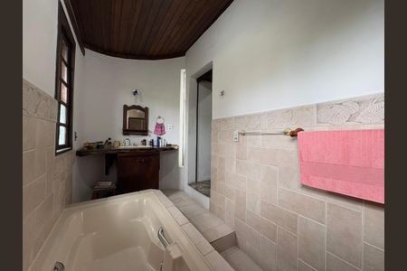 Casa para alugar com 400m², 4 quartos e 3 vagasBanheiro da Suíte