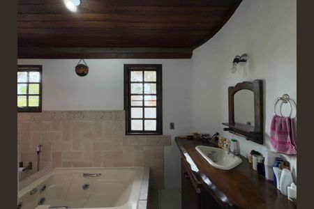 Casa para alugar com 400m², 4 quartos e 3 vagasBanheiro da Suíte