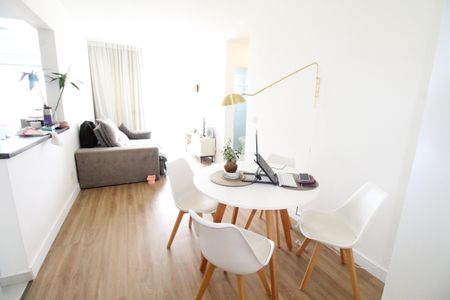 Apartamento para alugar com 61m², 2 quartos e 2 vagasSala