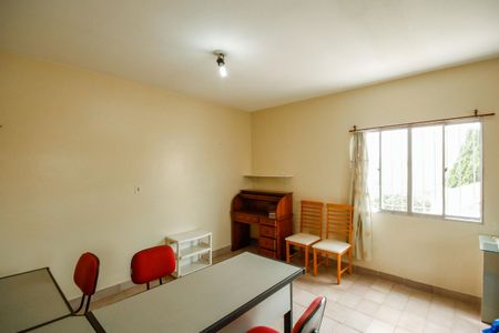 Casa para alugar com 150m², 3 quartos e 2 vagasEscritório