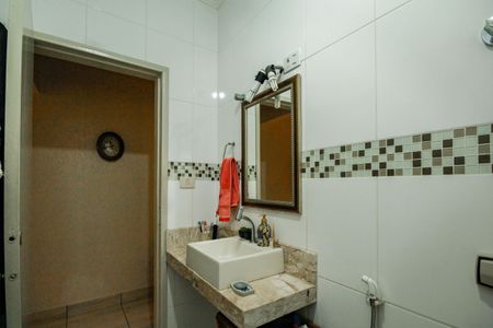 Casa para alugar com 150m², 3 quartos e 2 vagasBanheiro Social