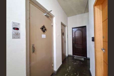 Apartamento à venda com 63m², 2 quartos e sem vagaCorredor