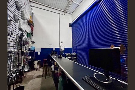 Casa à venda com 325m², 2 quartos e 2 vagasEspaço Salão