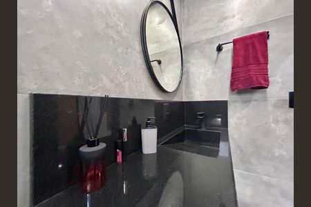 Casa à venda com 325m², 2 quartos e 2 vagasBanheiro 2