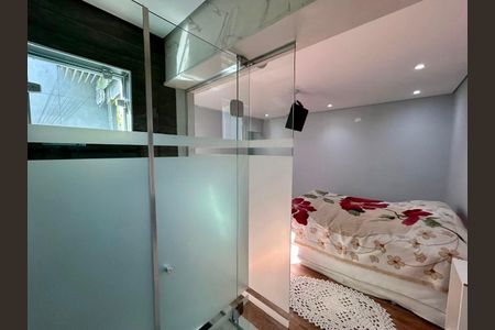 Casa à venda com 325m², 2 quartos e 2 vagasBanheiro da Suíte 1