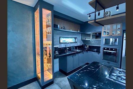 Casa à venda com 325m², 2 quartos e 2 vagasCozinha